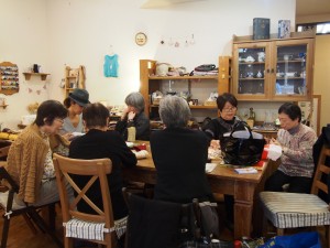 いのちの木「おばあちゃんの編み物会社」設立に向けたおばあちゃん座談会開催
