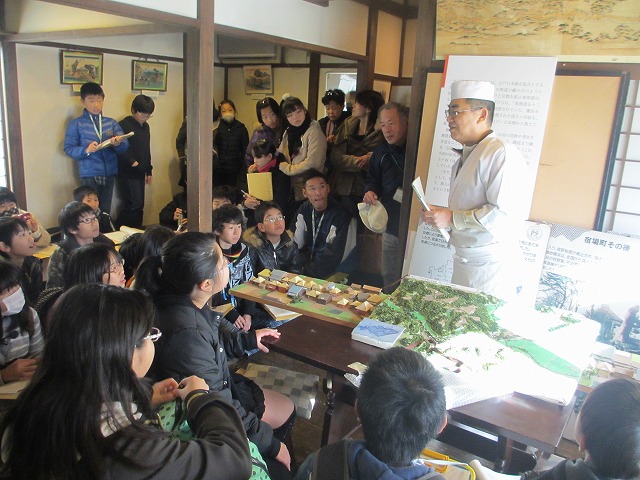 2013年から2015年にかけて岩崎小学校（保土ケ谷区岩崎町）で6年生を対象に実施された「ほどがやまちゼミ」