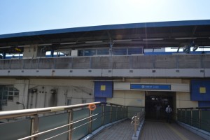 横浜市営地下鉄「上永谷駅」から環状2号線側に歩いて1分の場所にあります。